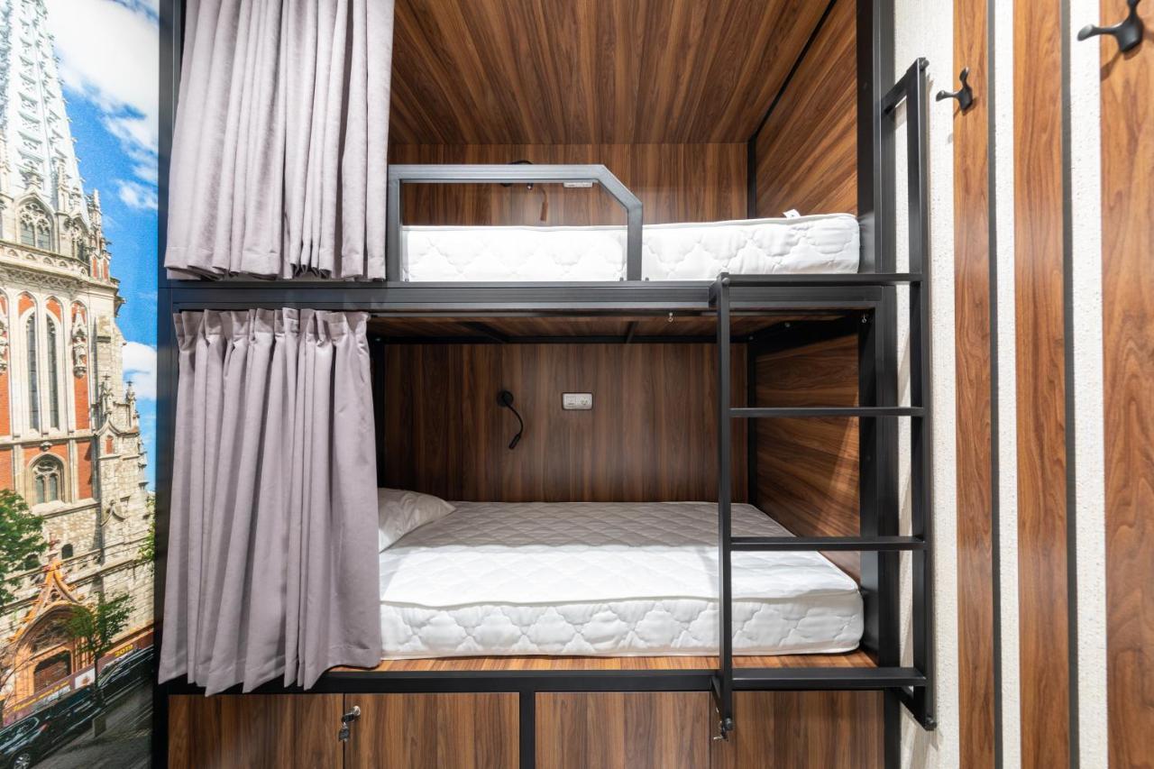 Misto Capsule Hotel เคียฟ ภายนอก รูปภาพ