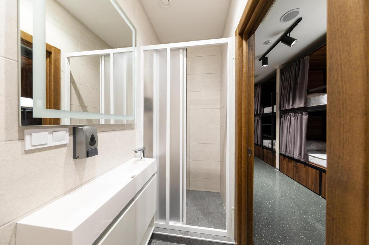 Misto Capsule Hotel เคียฟ ภายนอก รูปภาพ