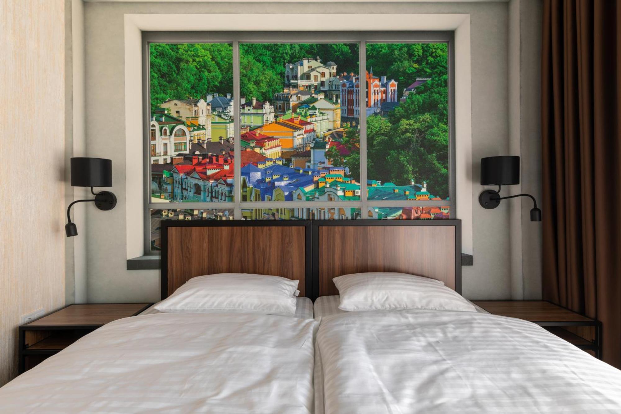Misto Capsule Hotel เคียฟ ภายนอก รูปภาพ