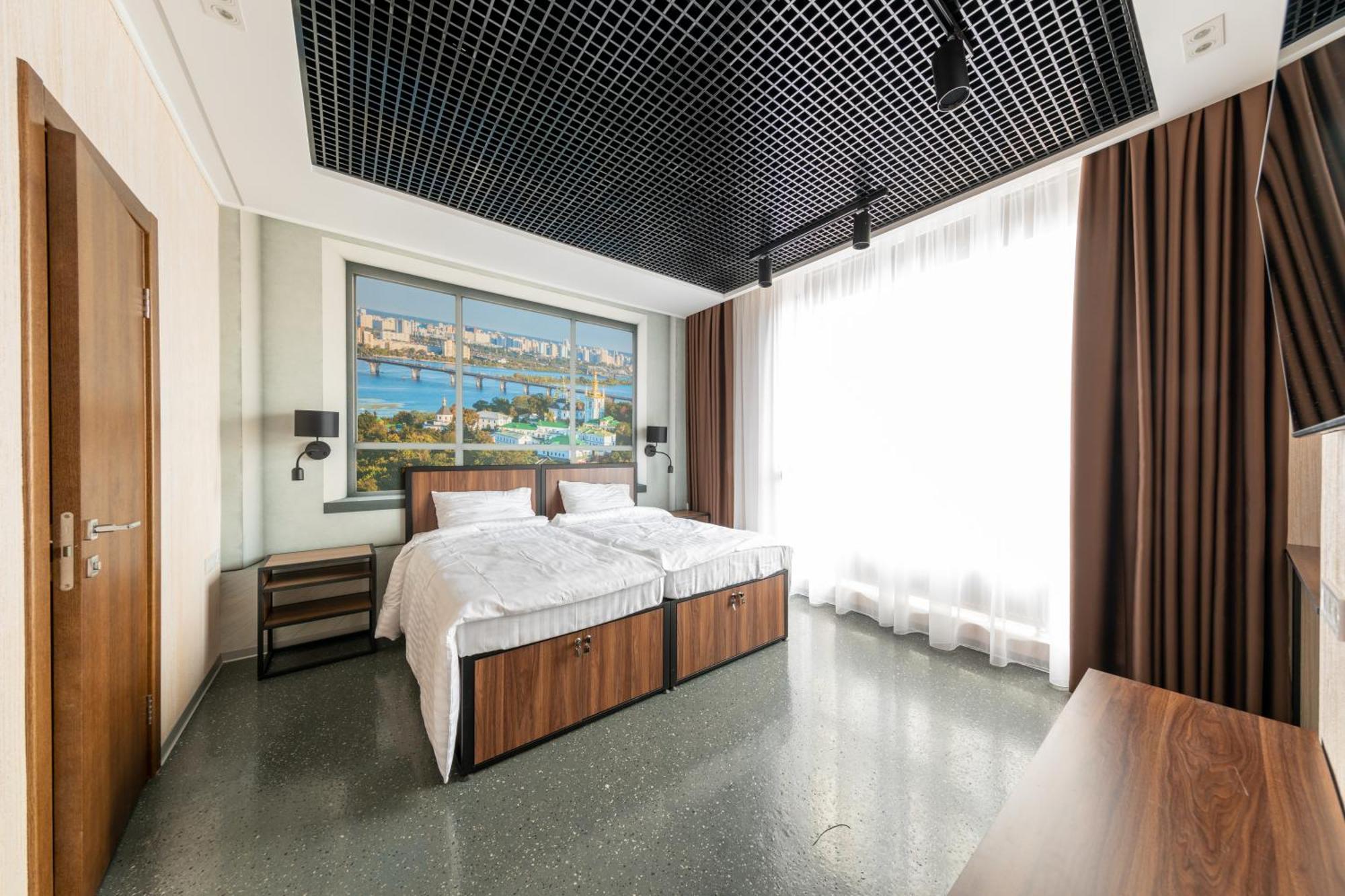 Misto Capsule Hotel เคียฟ ภายนอก รูปภาพ