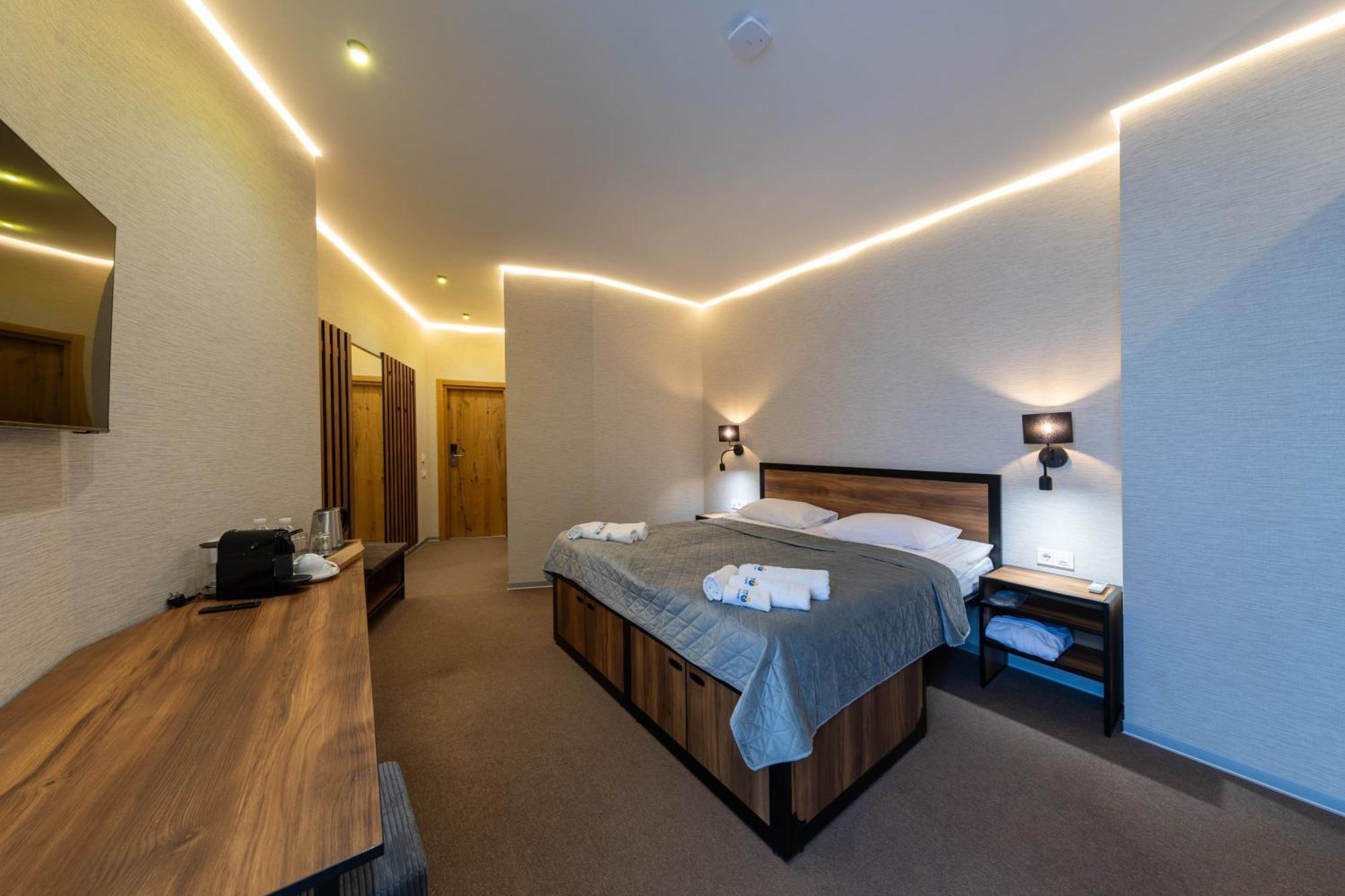 Misto Capsule Hotel เคียฟ ภายนอก รูปภาพ