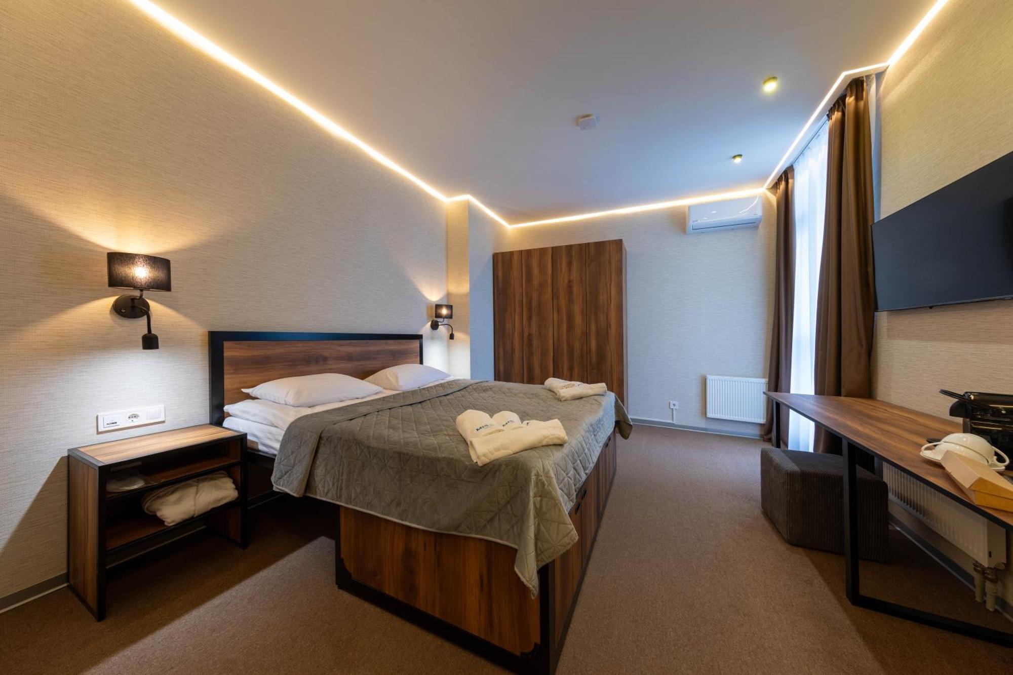 Misto Capsule Hotel เคียฟ ภายนอก รูปภาพ