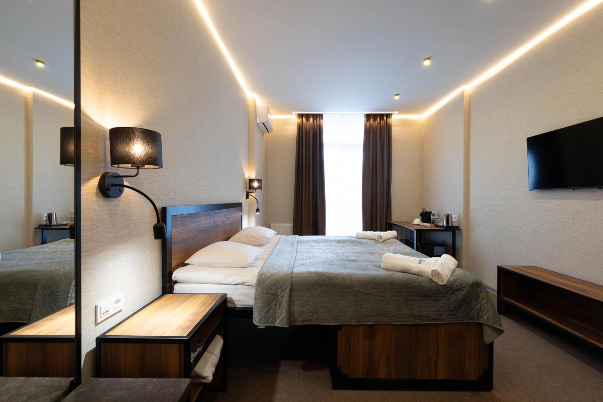 Misto Capsule Hotel เคียฟ ภายนอก รูปภาพ